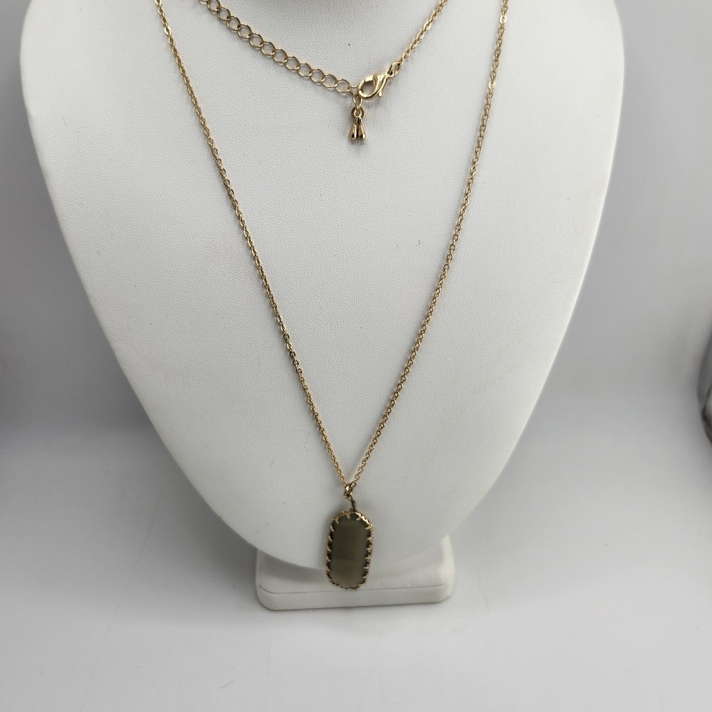 Faux Stone Gold Tone Pendant Necklace‎